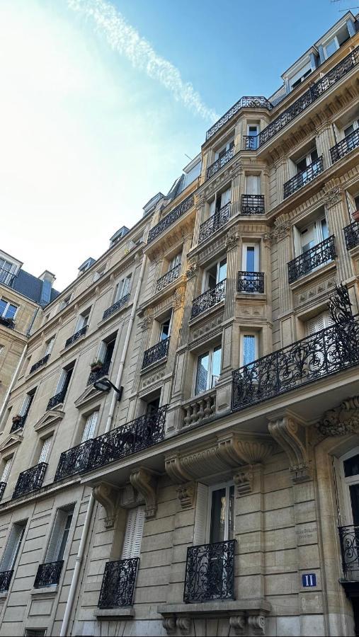 Appartamento 3 Pieces Champs-elysees, Ternes, Porte Maillot, 17eme Parigi